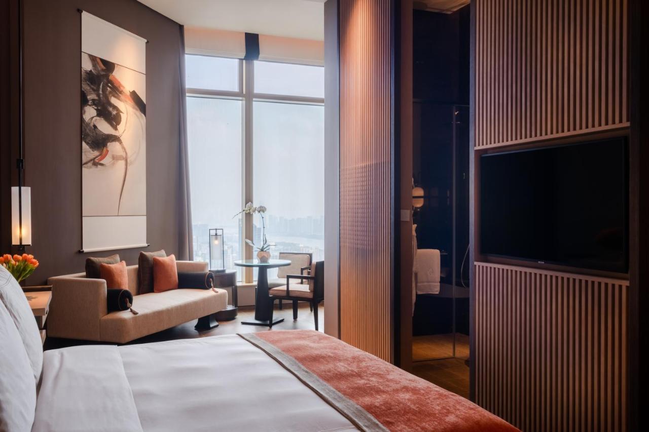 Jumeirah Guangzhou-complimentary Shuttle Bus To Fair Complex Hotel Guangzhou